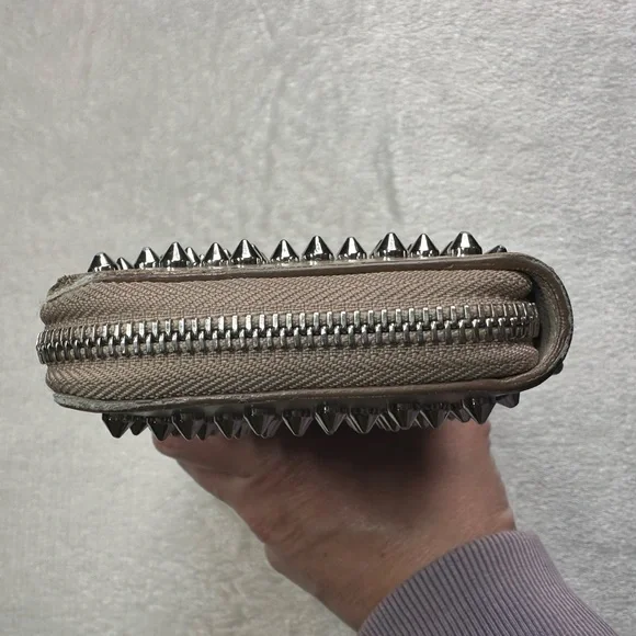 Christian Louboutin Beige Panettone Wallet with Silver Spikes - Picture 3 of 14